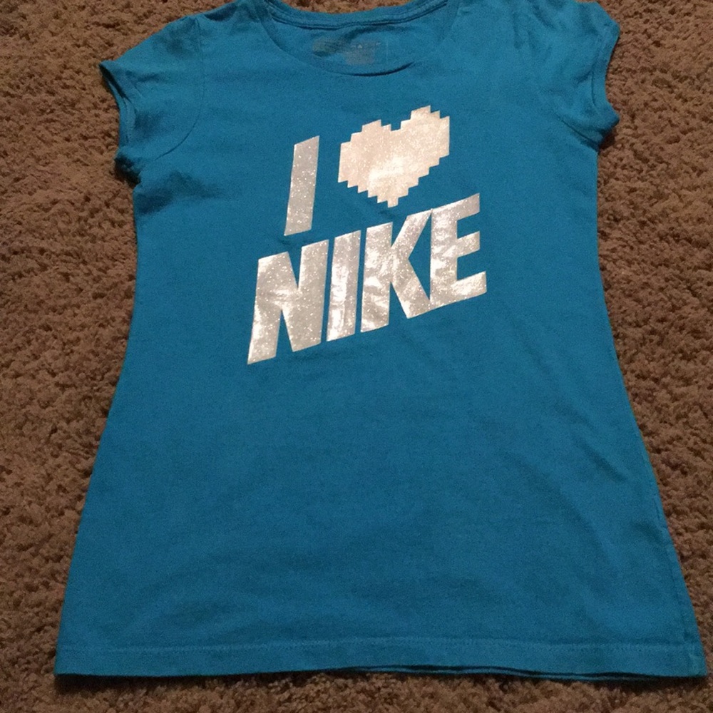 Nike girls blue I Heart Shape Nike shirt Size Large (14)